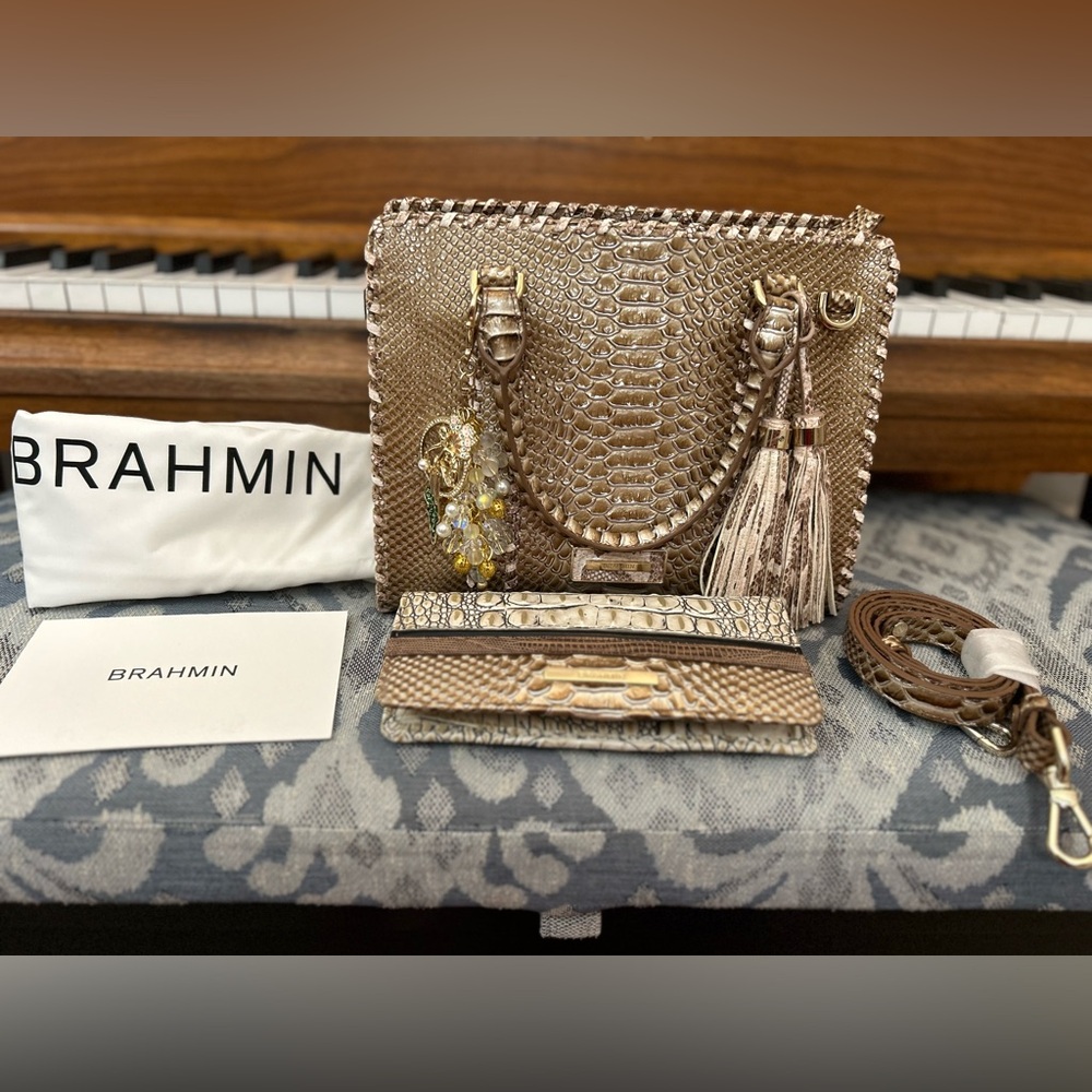 BRAHMIN GOLD CAMI PURSE WALLET SET